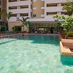 Hot Beach Suites
